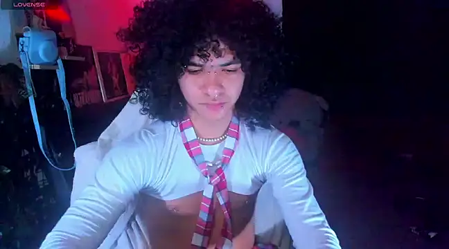 Snapshot of sweetvond_ chatting on March 2025 07:54:02 AM sweetvond  online show from March 2025 07:54:02 AM
