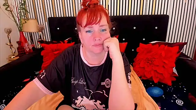 Snapshot of SinFulTitsDD chatting on May 2026 10:35:01 AM SinFulTitsDD online show from May 2026 10:35:01 AM