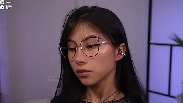 Snapshot of Gigi_ohlala chatting on November 2025 08:18:01 PM Gigi ohlala online show from November 2025 08:18:01 PM