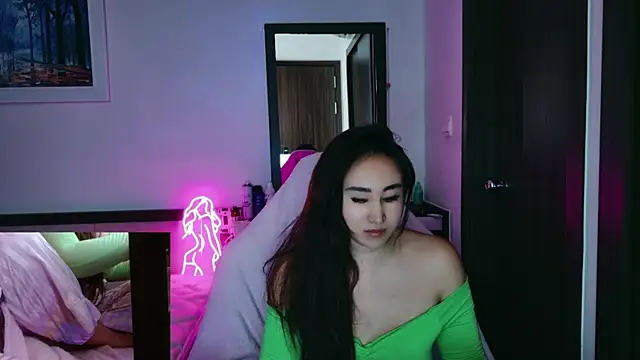 AsianQueens online show from December 2025 12:00:02 PM