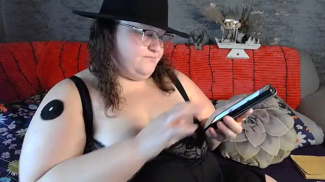 ThickBones online show from October 2025 12:40:02 PM