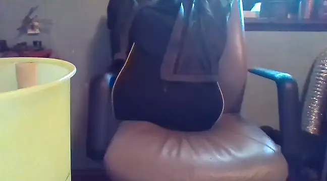 Snapshot of peaches_playz chatting on March 2025 05:33:02 PM peaches playz online show from March 2025 05:33:02 PM