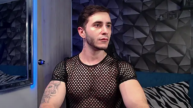 Latino stud4u online show from October 2025 11:27:02 PM