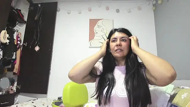 aisha latina online show from December 2024 12:02:01 AM