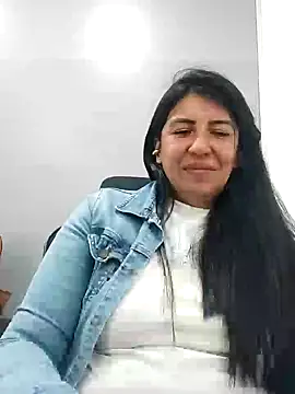 aisha latina online show from December 2024 06:03:02 PM