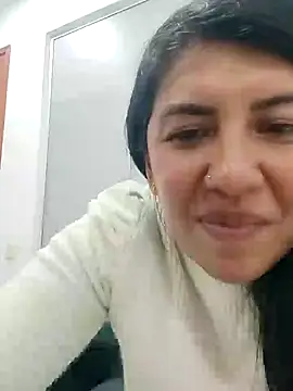 aisha latina online show from January 2025 06:14:02 PM