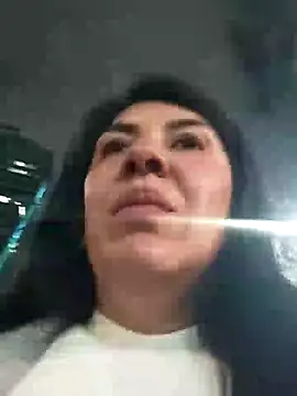 aisha latina online show from January 2025 12:17:01 AM