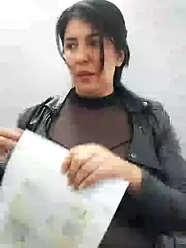 aisha latina online show from January 2025 09:14:02 PM