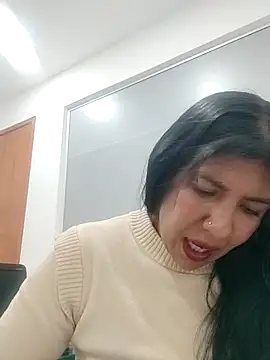 aisha latina online show from September 2025 02:52:02 PM