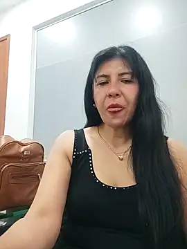 aisha latina online show from September 2025 03:02:01 PM