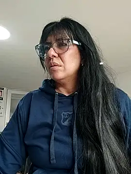 aisha latina online show from December 2025 02:26:01 PM