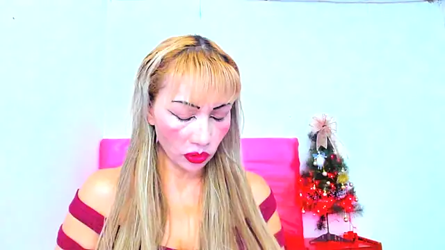 Snapshot of almabeckelt chatting on December 2024 08:03:02 PM almabeckelt online show from December 2024 08:03:02 PM