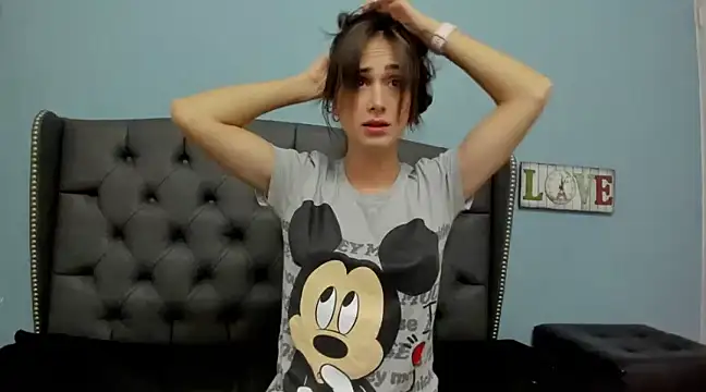 Snapshot of AndreaStivens chatting on January 2025 12:00:01 PM AndreaStivens online show from January 2025 12:00:01 PM