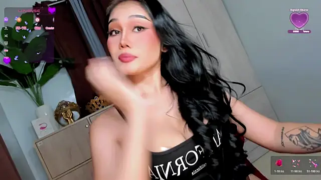 Snapshot of Icon1c_LiLy chatting on June 2026 11:12:01 AM Icon1c LiLy online show from June 2026 11:12:01 AM