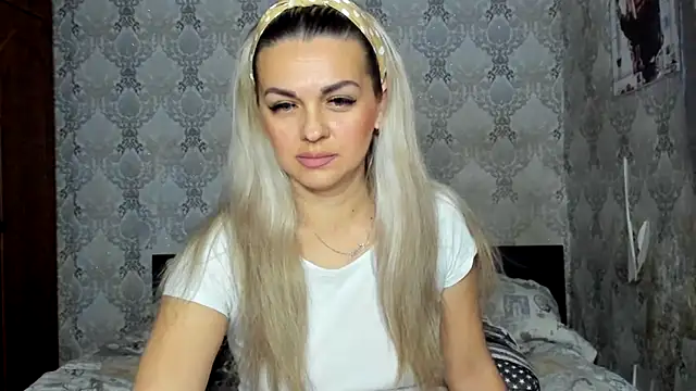 NicoletMoore online show from December 2024 08:44:02 PM