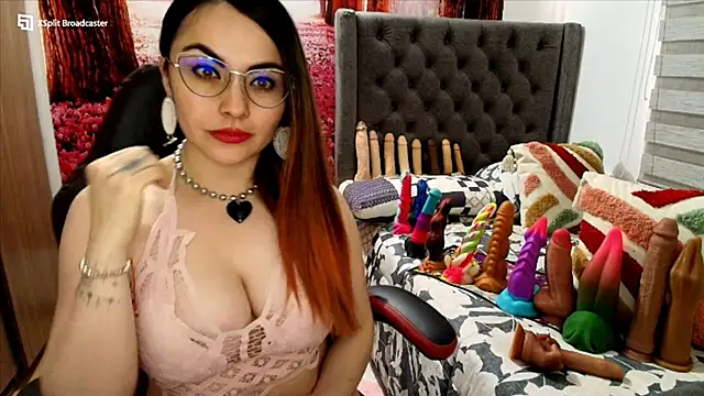 Snapshot of sofia23dirty chatting on March 2025 07:03:02 PM sofia23dirty online show from March 2025 07:03:02 PM