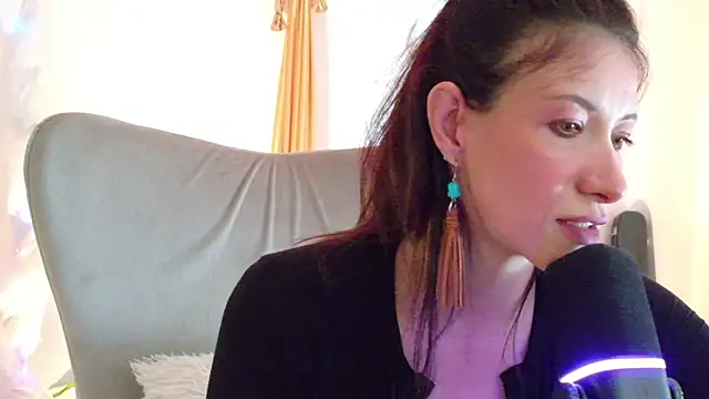 Snapshot of magali_19 chatting on August 2026 01:04:02 AM magali 19 online show from August 2026 01:04:02 AM
