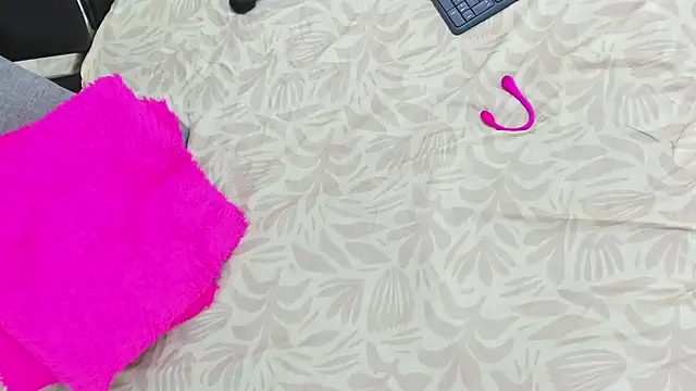 Snapshot of MiaCelestte chatting on February 2025 12:24:02 PM MiaCelestte online show from February 2025 12:24:02 PM