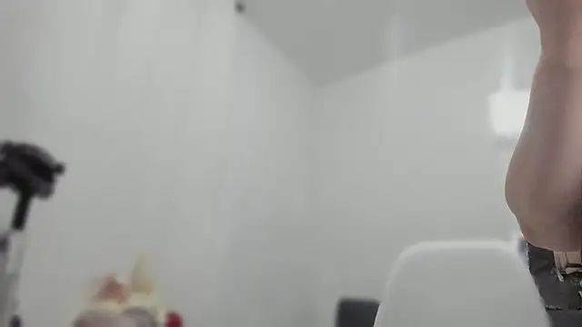 esmeraldamfc online show from February 2025 12:05:01 AM