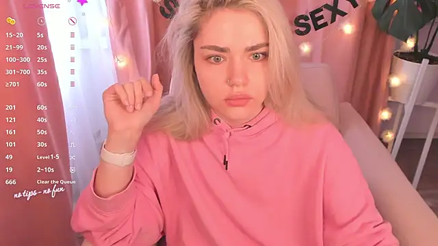 pussy-kattt online show from March 2025 11:33:02 AM