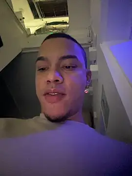 Snapshot of BestMasterForYou chatting on October 2025 06:14:01 AM BestMasterForYou online show from October 2025 06:14:01 AM