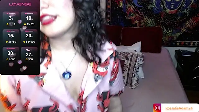 Snapshot of RossalieAdam24 chatting on February 2025 01:04:02 AM RossalieAdam24 online show from February 2025 01:04:02 AM