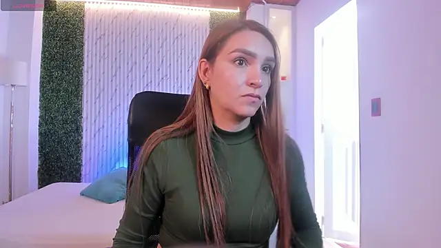 miataylorr1 online show from October 2025 02:06:02 PM