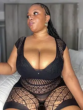 Snapshot of Hyra_Ari chatting on February 2026 02:11:02 PM Hyra Ari online show from February 2026 02:11:02 PM