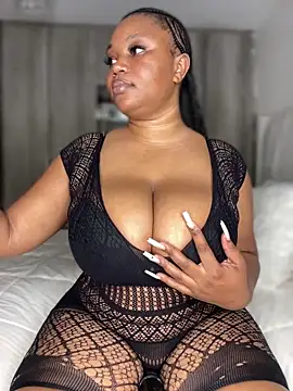 Snapshot of Hyra_Ari chatting on February 2026 06:22:01 PM Hyra Ari online show from February 2026 06:22:01 PM