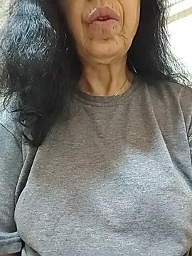 Susannemilf online show from January 2026 02:15:01 AM