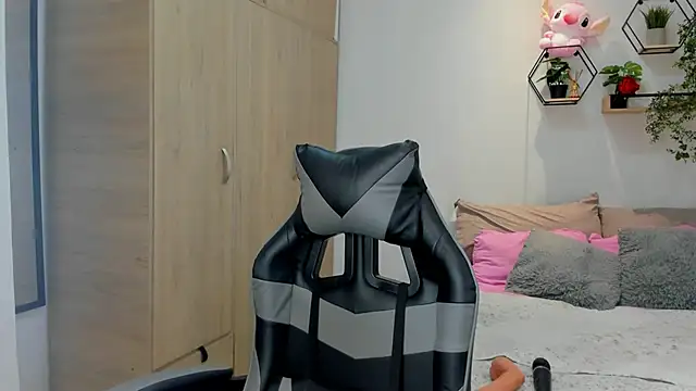 lara rose1 online show from November 2025 07:20:01 AM