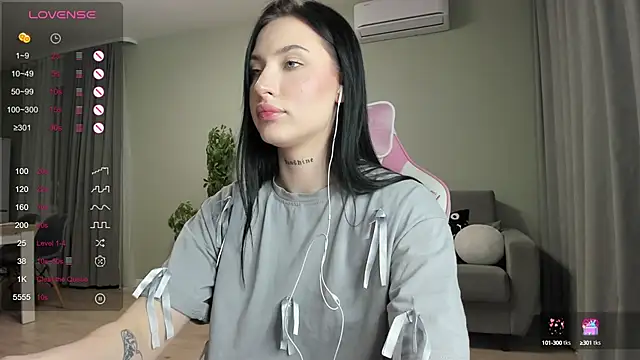 JenniferQueen11 online show from February 2025 01:59:01 PM