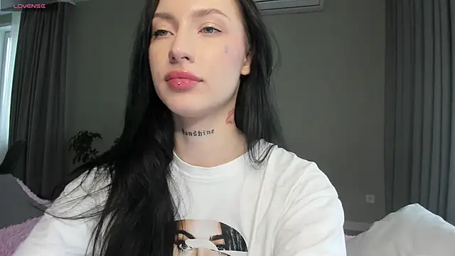 JenniferQueen11 online show from September 2025 09:47:01 AM