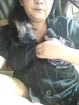 milkytitsmom4u online show from March 2026 04:44:02 PM