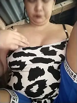 milkytitsmom4u online show from March 2026 06:11:02 PM