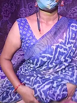 Snapshot of XBHUUME chatting on October 2025 05:00:01 PM XBHUUME online show from October 2025 05:00:01 PM