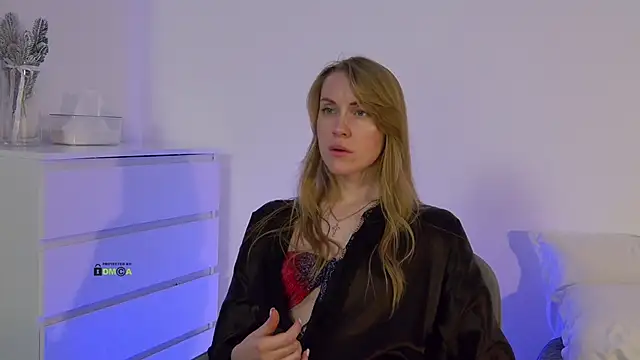 Fallinlove1 online show from February 2025 08:09:02 PM