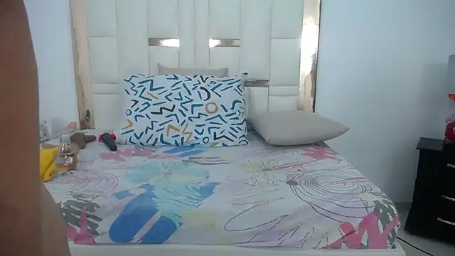 ambercordoba online show from February 2025 07:14:01 PM