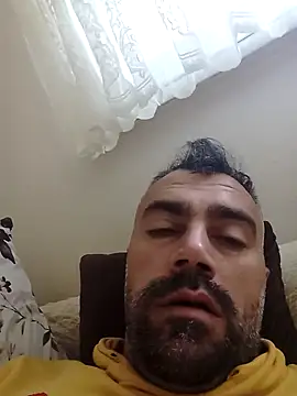 Snapshot of kevgir08 chatting on May 2026 01:29:02 PM kevgir08 online show from May 2026 01:29:02 PM