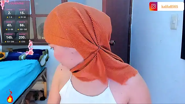 MatchedEyebrow online show from December 2025 09:22:02 PM