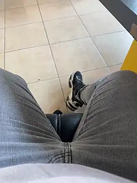 Snapshot of S2kicibey06 chatting on January 2025 01:02:01 PM S2kicibey06 online show from January 2025 01:02:01 PM