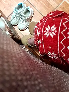 feet toes online show from February 2025 06:04:01 AM