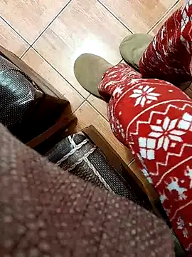 feet toes online show from February 2025 05:44:02 AM