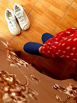 feet toes online show from October 2025 05:53:02 AM