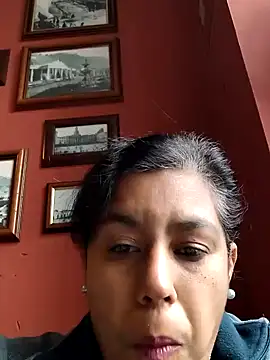 Snapshot of Molly_newman6 chatting on January 2025 01:32:01 PM Molly newman6 online show from January 2025 01:32:01 PM