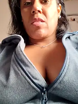 Snapshot of Molly_newman6 chatting on January 2025 03:43:01 PM Molly newman6 online show from January 2025 03:43:01 PM