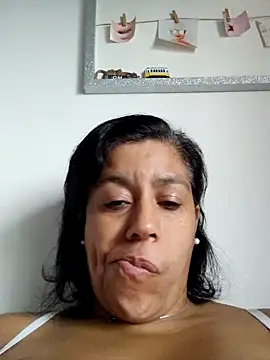 Snapshot of Molly_newman6 chatting on September 2025 05:07:01 PM Molly newman6 online show from September 2025 05:07:01 PM