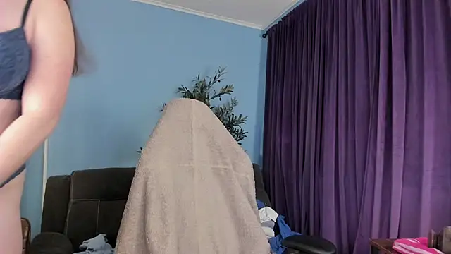 Kelly Carolina online show from April 2026 11:59:01 AM