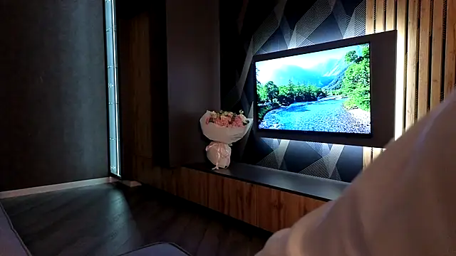 Camilla Railian online show from January 2025 10:12:01 PM