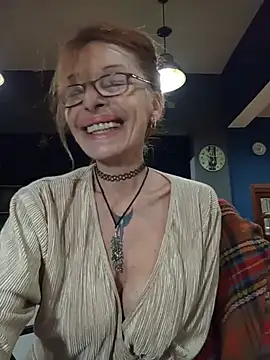 Snapshot of FrozenWaffle chatting on May 2026 05:52:01 PM FrozenWaffle online show from May 2026 05:52:01 PM